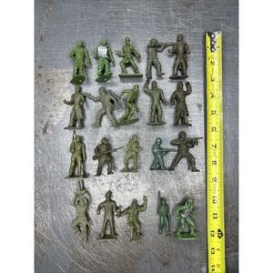 Vintage 1960s Marx MPC Tim Mee Playset Plastic Figures Green Army‎ Lot Of 20
